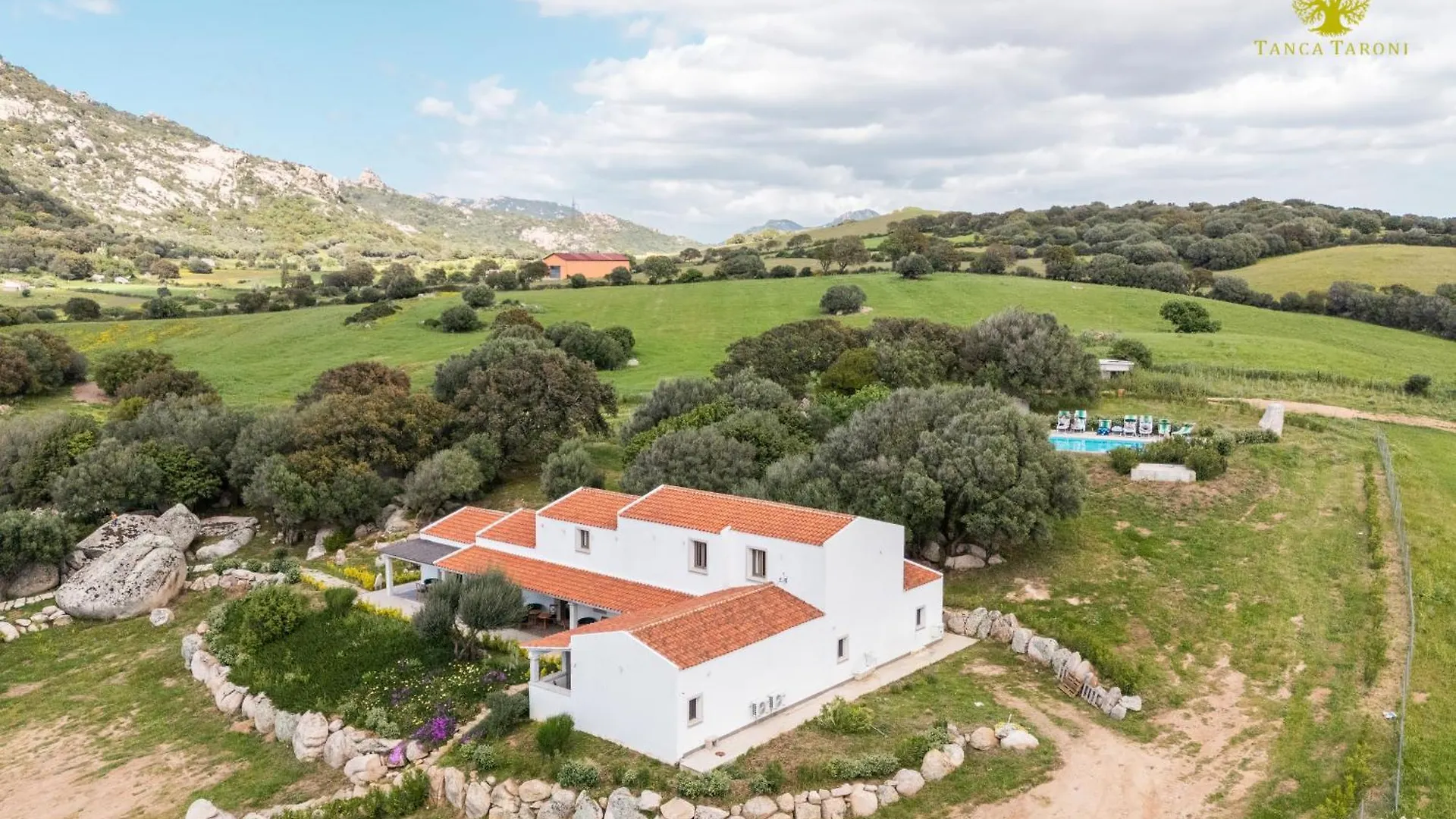 Agriturismo Bed And Breakfast Tanca Taroni Telti 0*,