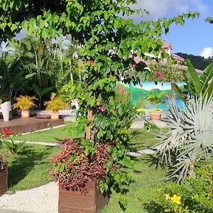 grand-t2-avec-piscine-au-sel-vue-saintes-tout-confort.comcaribbean.com/